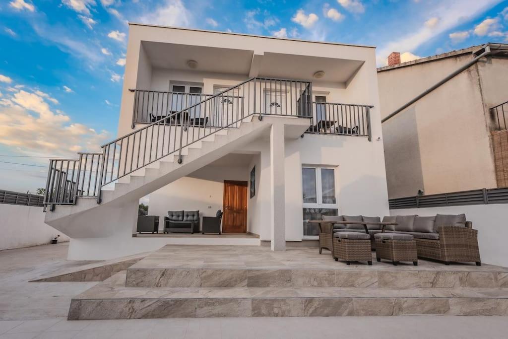 Villa Leny With Pool Sukošan Exterior foto