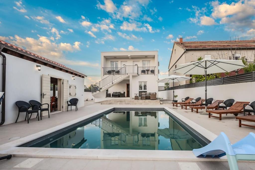 Villa Leny With Pool Sukošan Exterior foto
