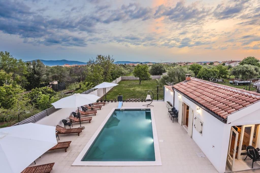 Villa Leny With Pool Sukošan Exterior foto